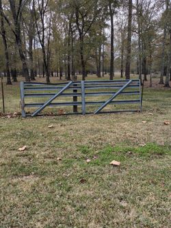 Gate/Cattle Panel 13"7" Little Rust Bottom Left Corner