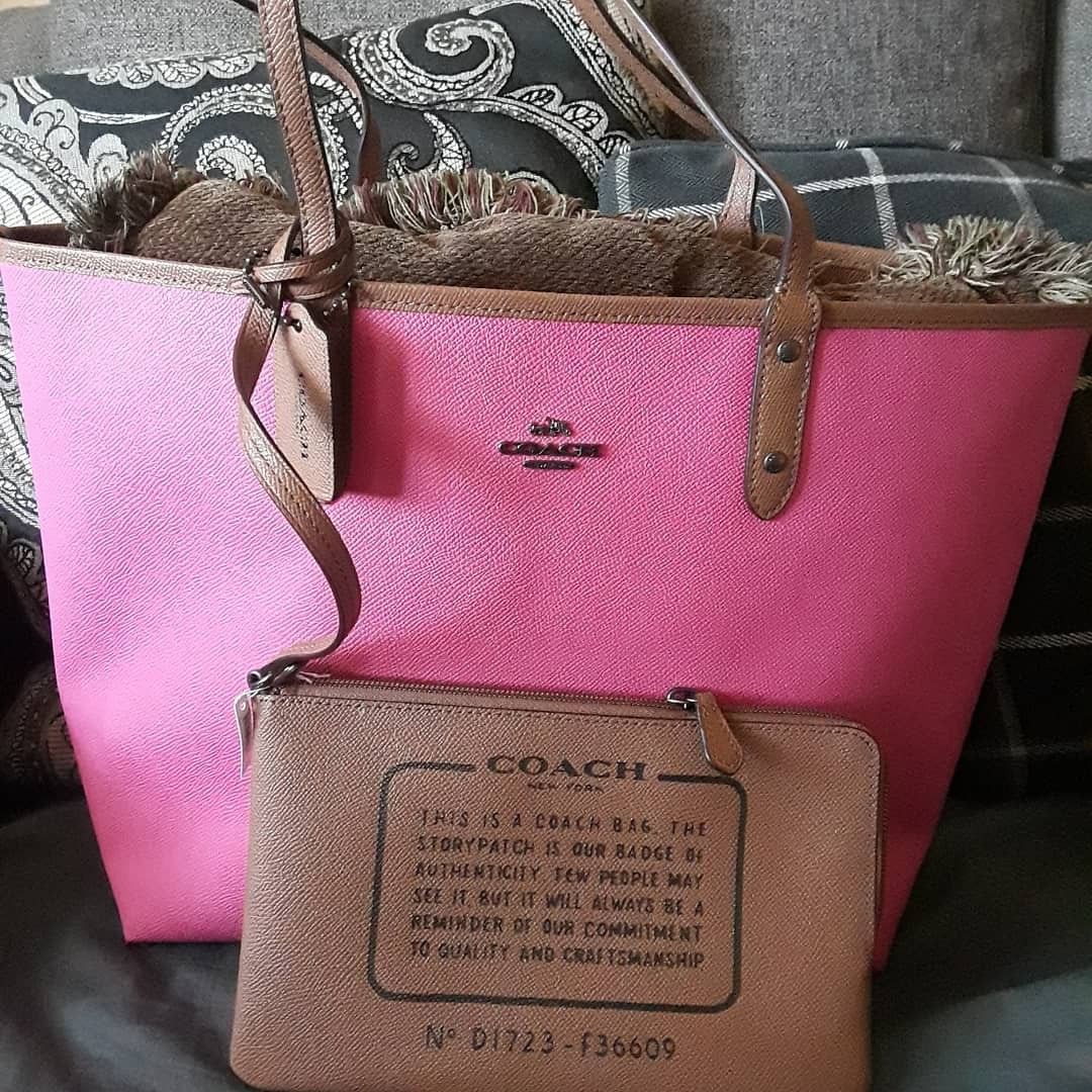 New in bag reversible coach bag for Sale in San Diego, CA - OfferUp