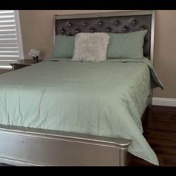 Queen Bedroom Set