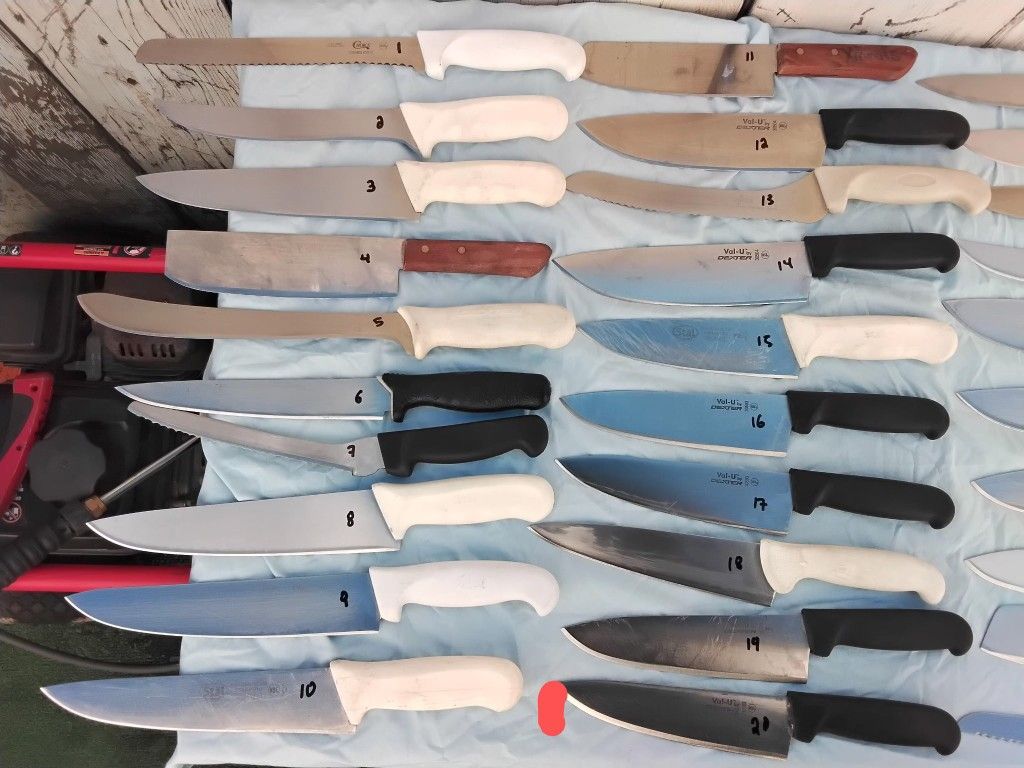 I Have 150 Knives Off different Sizes in good condition ( if you take the whole lot for $5 =750 ) or individualy large ones $14 small ones $7