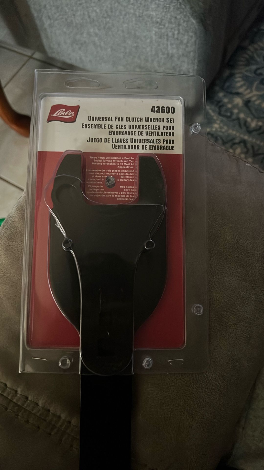 Clutch wrench universal