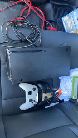 Xbox Series X 2 Controllers