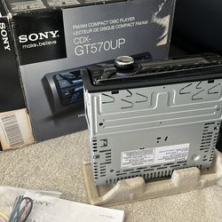 Sony CDX-GT570UP Car CD Player Head Unit Radio  SiriusXM SAT Ready USB/AUX