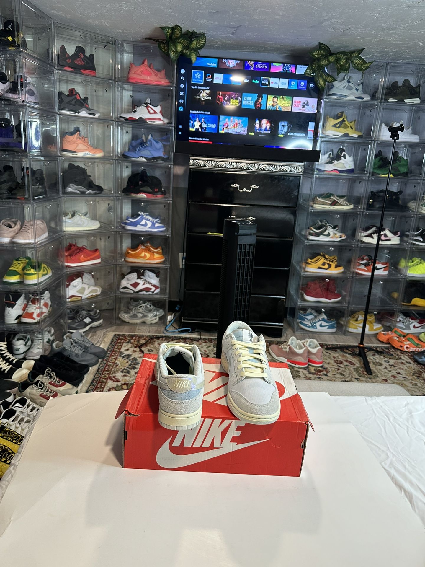 Nike Sz 8.5 Us Men Available Brand New