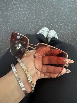 Women Burberry glasses
