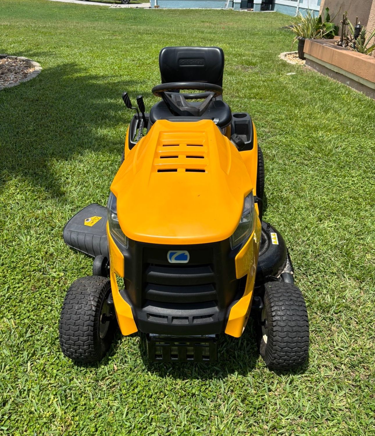 Cub Cadet XT1 LT42 riding lawn Mower
