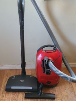 Miele Classic C1 Titan