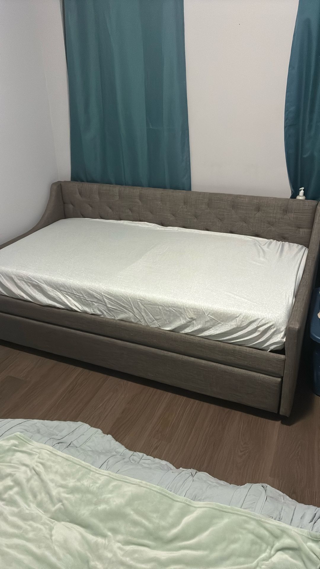 Trundle Bed With Mattresses
