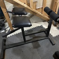 Roman  Chair