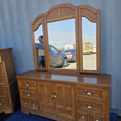 Thomasville Solid Oak Bedroom Dresser Set – 2 Pieces