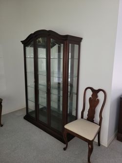 Display Cabinet great condition