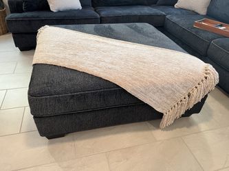 Oversized Square Ottoman (Lavernett, Ashley)