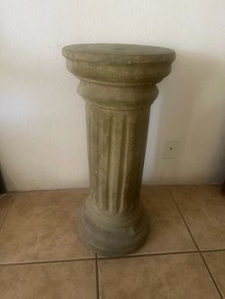 Ceramic roman column