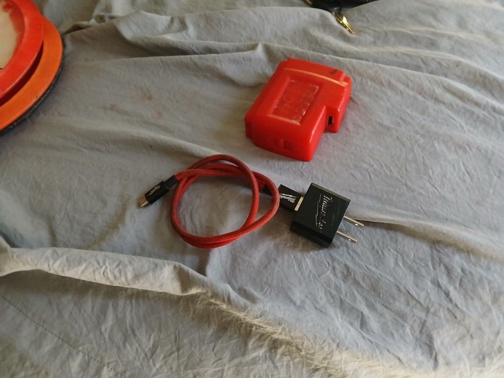 Milwaukee 18 V USB charger Adapter.