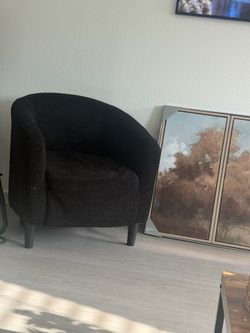 Accent chairs