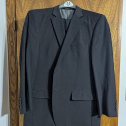 Wilke Rodriguez mens Charcoal Suit