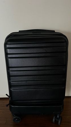 Calpak 22" Carryon Spinner - Hardcase - Black -