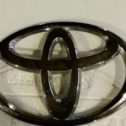 Toyota corolla from grill logo