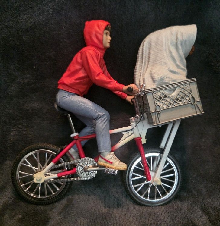 E.T. & Elliot 1:10 Scale Statue, Iron Studio, New Open Box