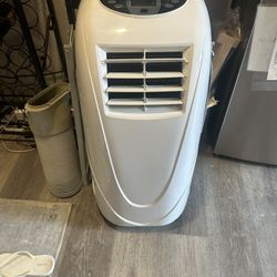 Portable Air conditioner With Window Attachments And Remote