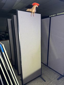 Freestanding Partition