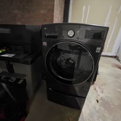 Lg Front Washer + Pedestal Washer (Sidekick)- Works Great