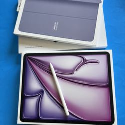 iPad Air 13” (M2 Processor ) 256gb With Keyboard, Pen Accessories 