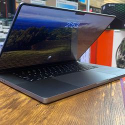 16”MacBook Pro M1 32Ram 1TB SSD