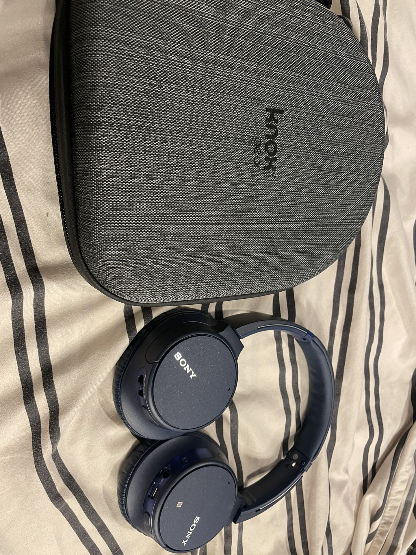 Sony WH-CH700N headphones ( trade for airpods pro )