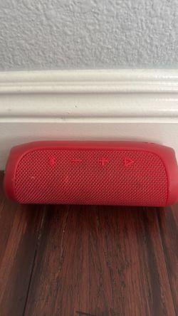 Red JBL Portable Bluetooth Speaker/Flip4 🔈