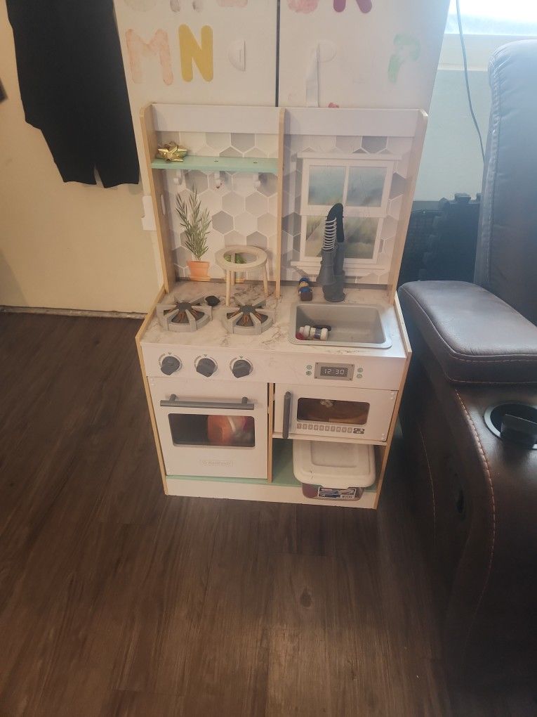 Play Kitchen