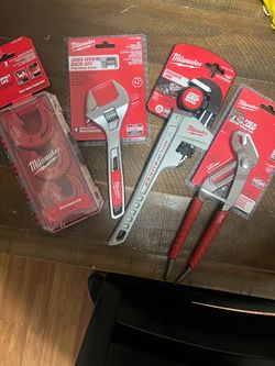 Milwaukee Tool Bundle – Wrenches & Accessories