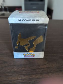Pokemon Trading Card Game Alcove Flip Pikachu