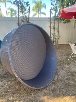 HUGE ROUND OUTDOOR BED-excellent condition-never used