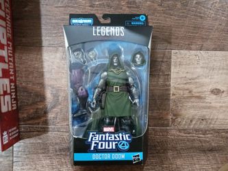 Marvel legends fantastic four Doctor Doom collectible action figure