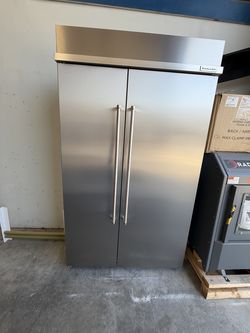 Refrigerator new one box 48”