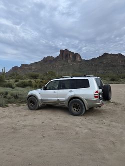 2002 Mitsubishi Montero