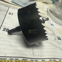 HSS (High-Speed Steel) bi-metal hole saw. It has a diameter of 3 5/32 inches, which is equivalent to 80mm. 