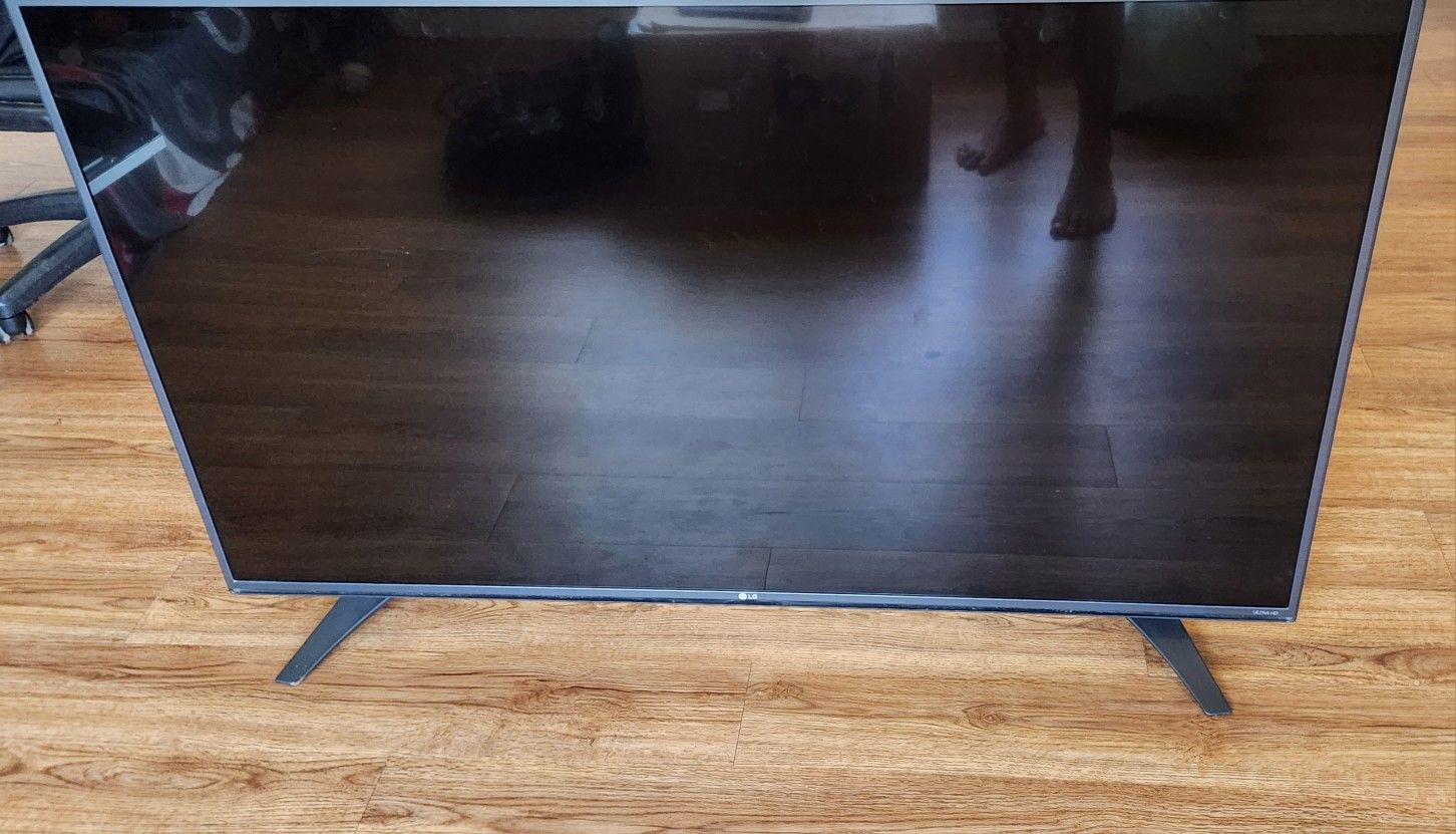 LG TV 55"