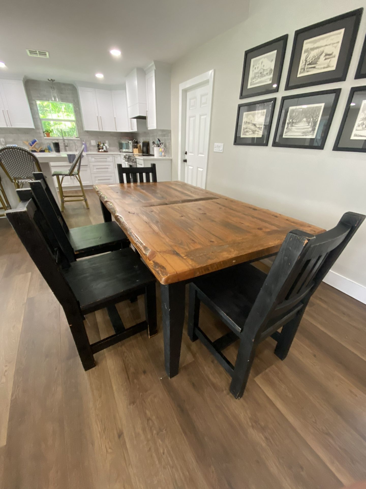 Rustic farmhouse Dining Room Table, Four Chairs, Bench