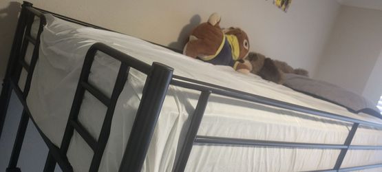 Twin bunk bed  with mattress