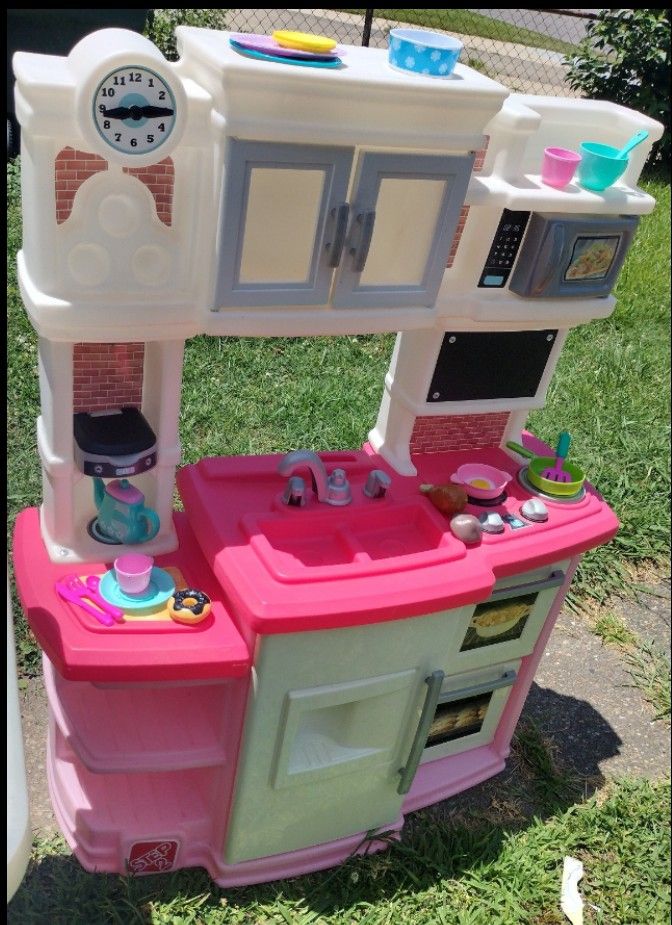 Step 2 Great Gourmet Kitchen With Accessories