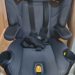 Like New Beautiful Chicco Toddler Carseat Grows With Child.  Has Alot Of Different Settings. Also Reclines.  