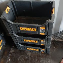 Dewalt Tough System Storage Totes DS280