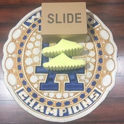 Adidas Yeezy Slides 'Glow Green' (Like NEW)