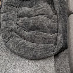 Jax & Bones Large Dog Bed. Machine Washable. $40