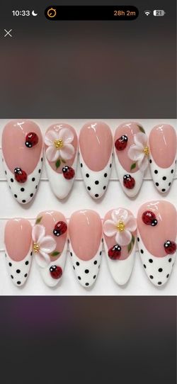 Press on nails