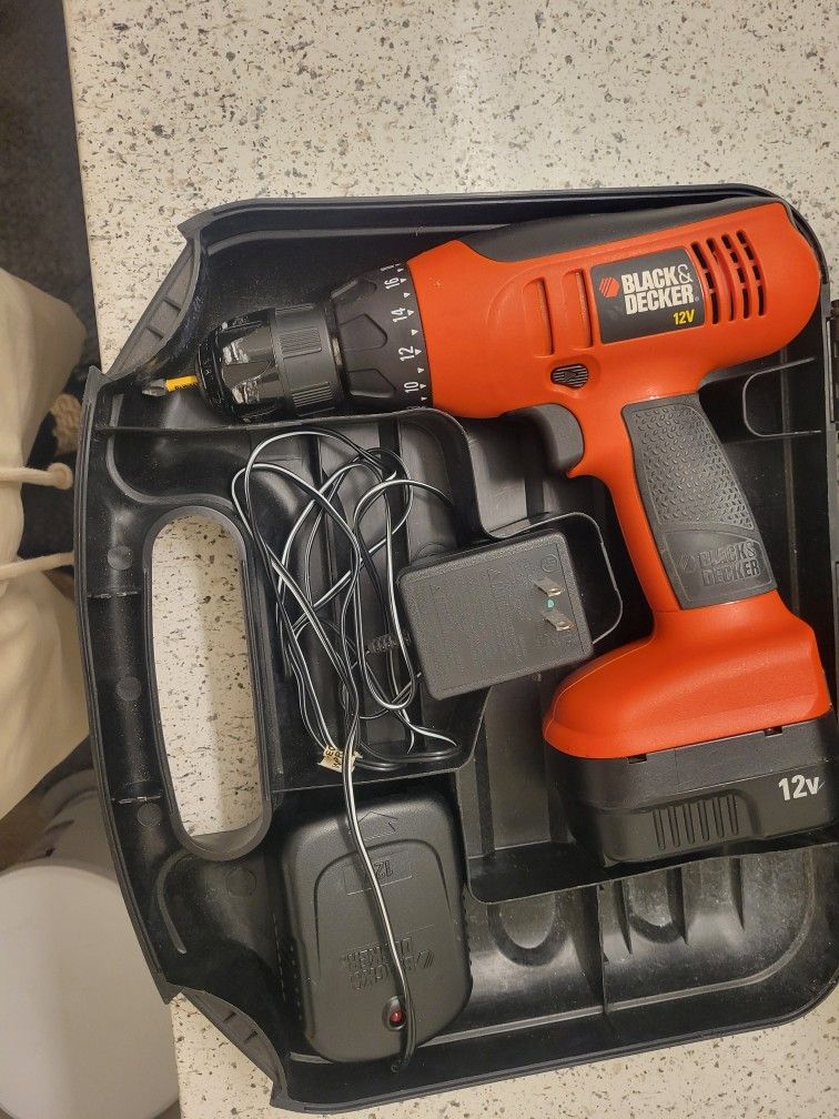 Black & Decker Power Drill 
