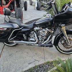 2018 Harley Roadglide Runs Excellent Has M8 Milwaukee Engine 
