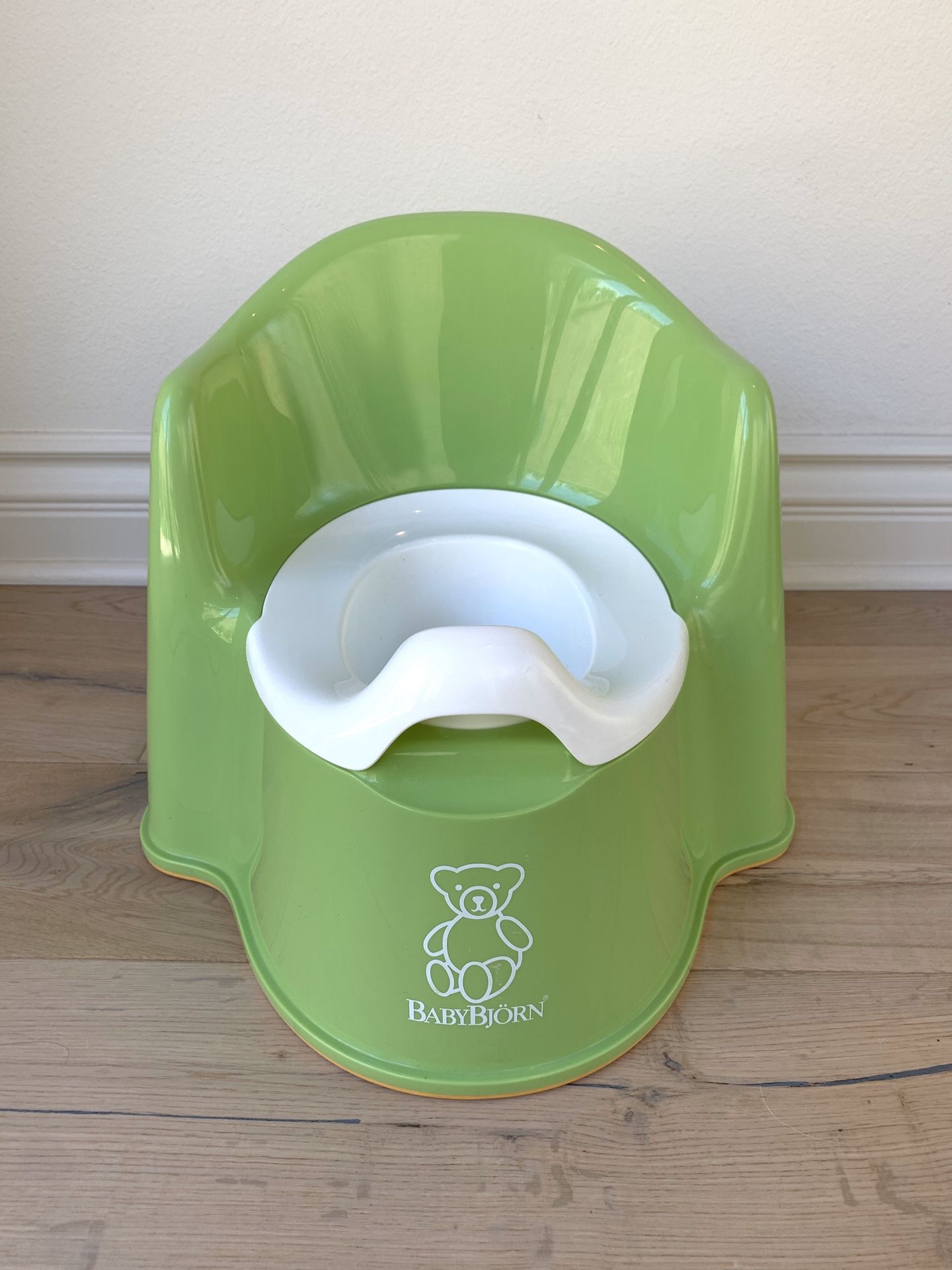 BABYBJORN Potty Chair (Green) for potty training